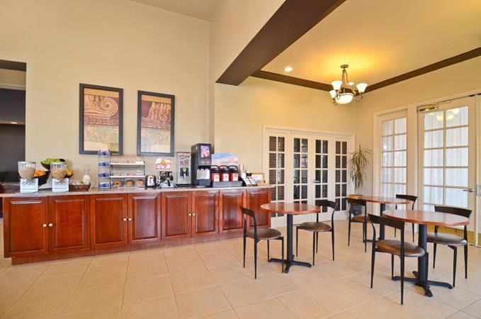 דיוויס University Park Inn & Suites מראה חיצוני תמונה